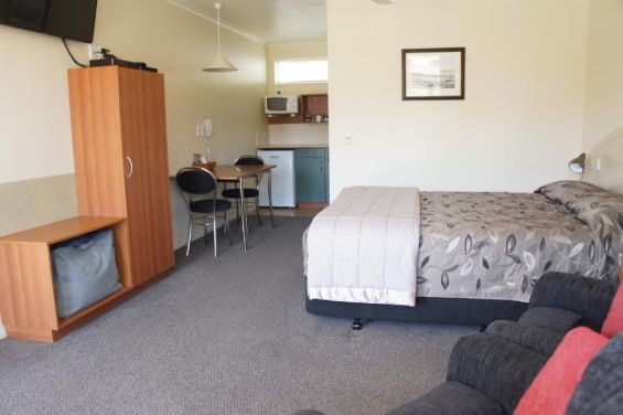 Standard Studio - queen-size bed