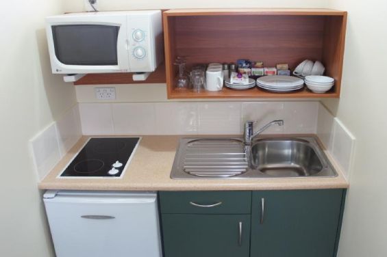 Executive Studio - kitchenette