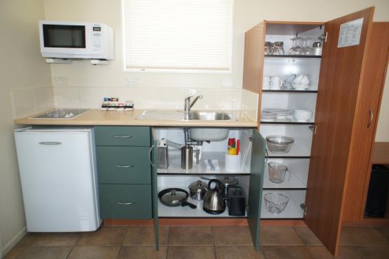 One-Bedroom Unit - kitchenette