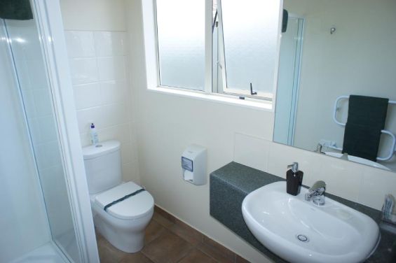 One-Bedroom Unit - bathroom