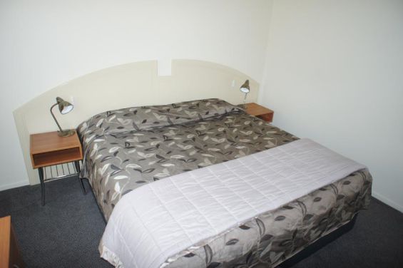 Two-Bedroom Unit - king-size bed